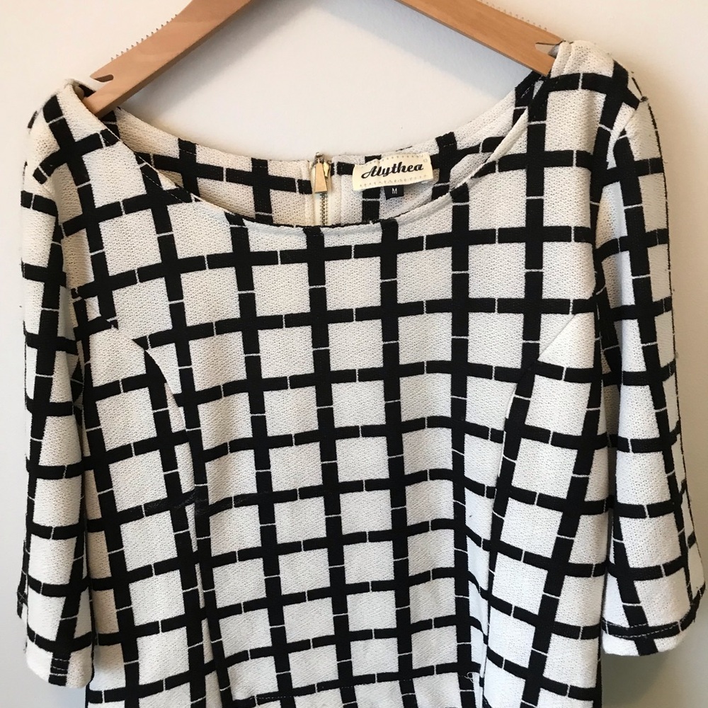 Chic Office Wear - Picture 2 of 6